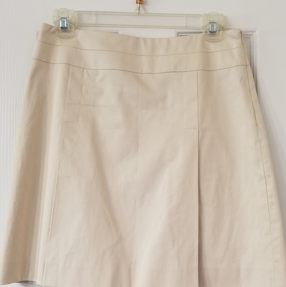Banana Republic off white skirt